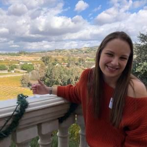 Meet your Posher, Emily